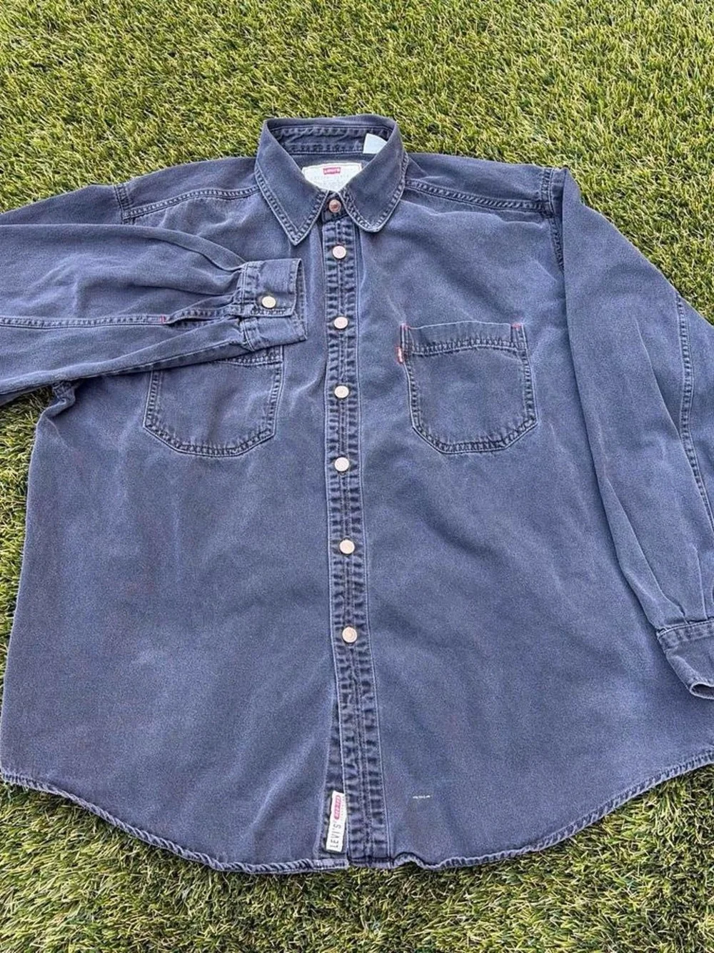 Vintage Levi's Red Tab Denim Snap Button Shirt Size L - Picture 2 of 7